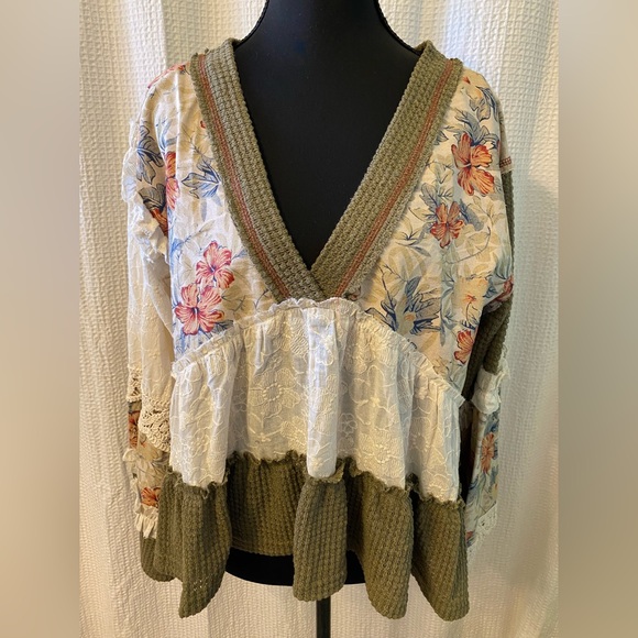 POL Floral Patchwork V-Neck Blouse - Cream and Brown - Picture 8 of 10